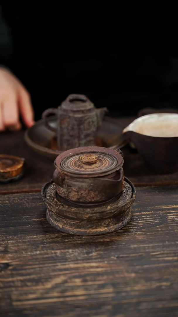 全手工制作 紫砂古钱币宝瓶120CC