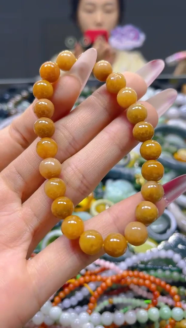 颈饰未镶嵌翡翠8MM/M/翡翠A货，一件也是批发价