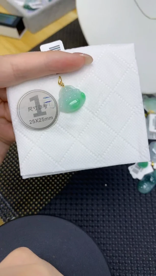 颈饰18K金镶嵌翡翠1111111