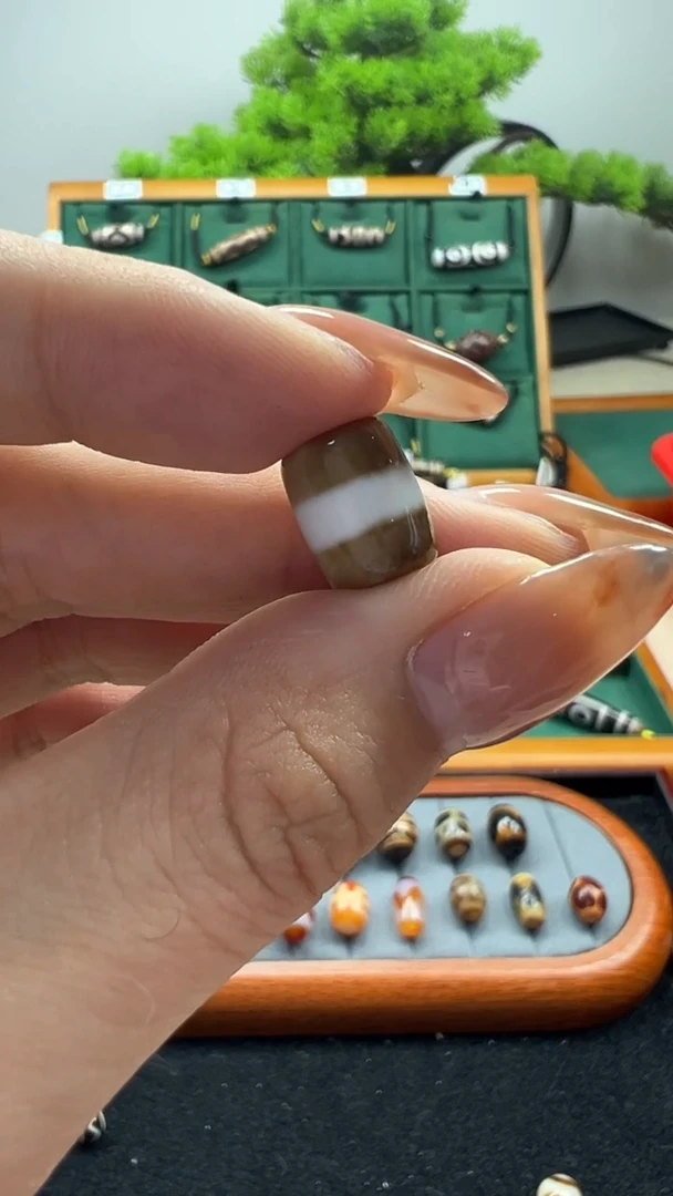 玛瑙/玉髓（覆膜）颈饰未镶嵌12.（微瑕随机发货）