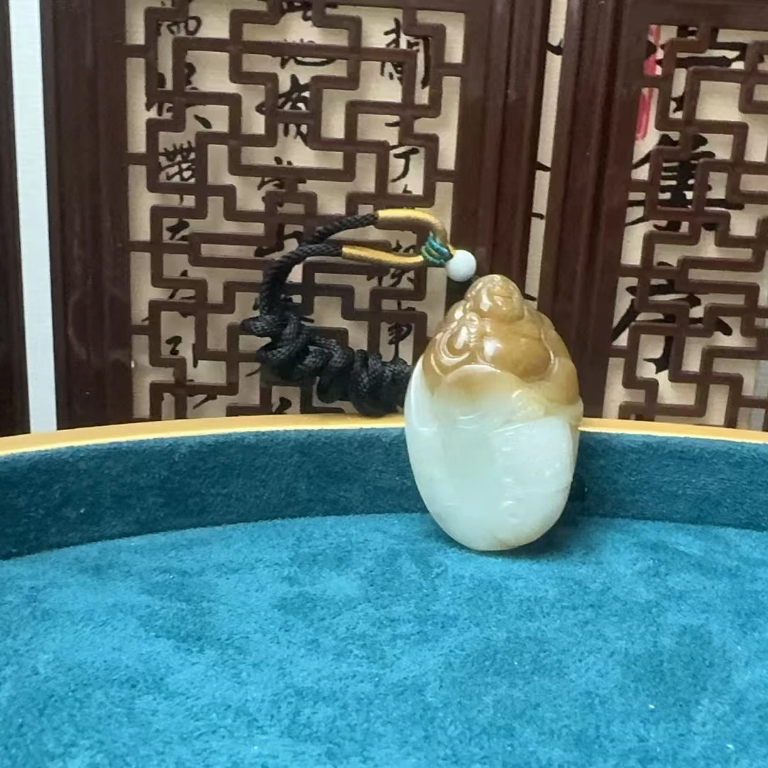 和田玉且末糖白佛公吊坠（金山糖）