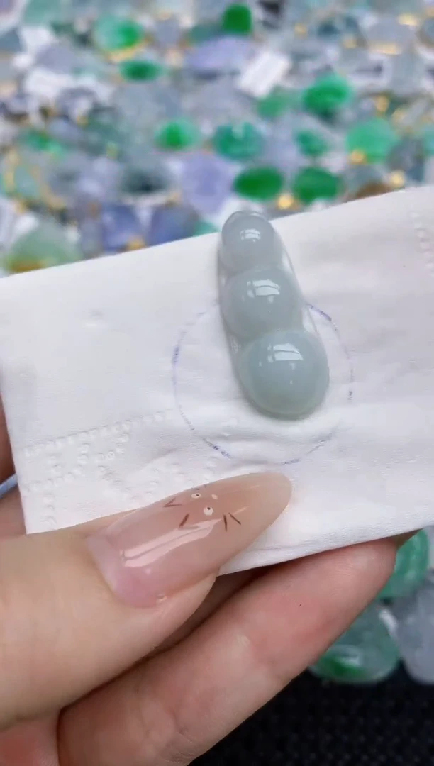 翡翠未镶嵌颈饰   天然翡翠A货