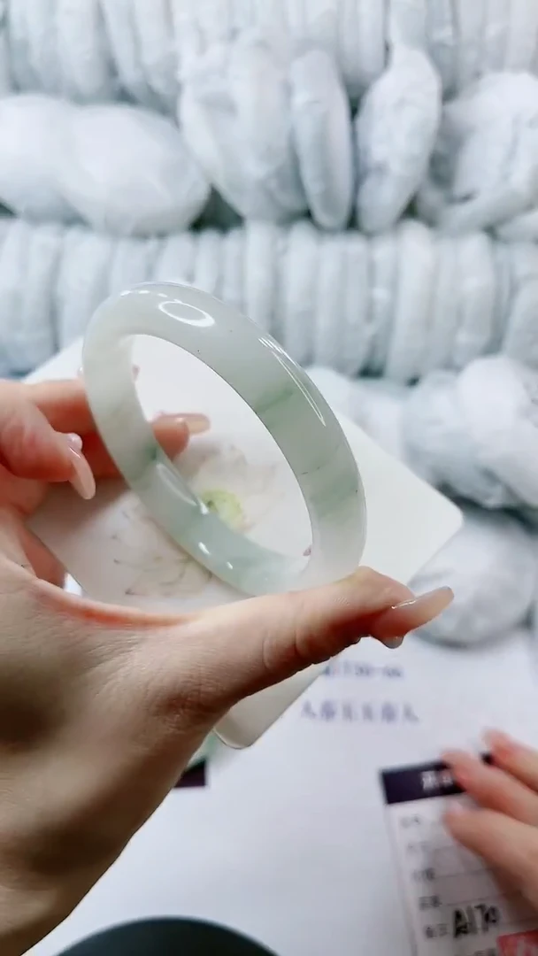 【闪购商品】石英质玉手镯未镶嵌多样性发货A170