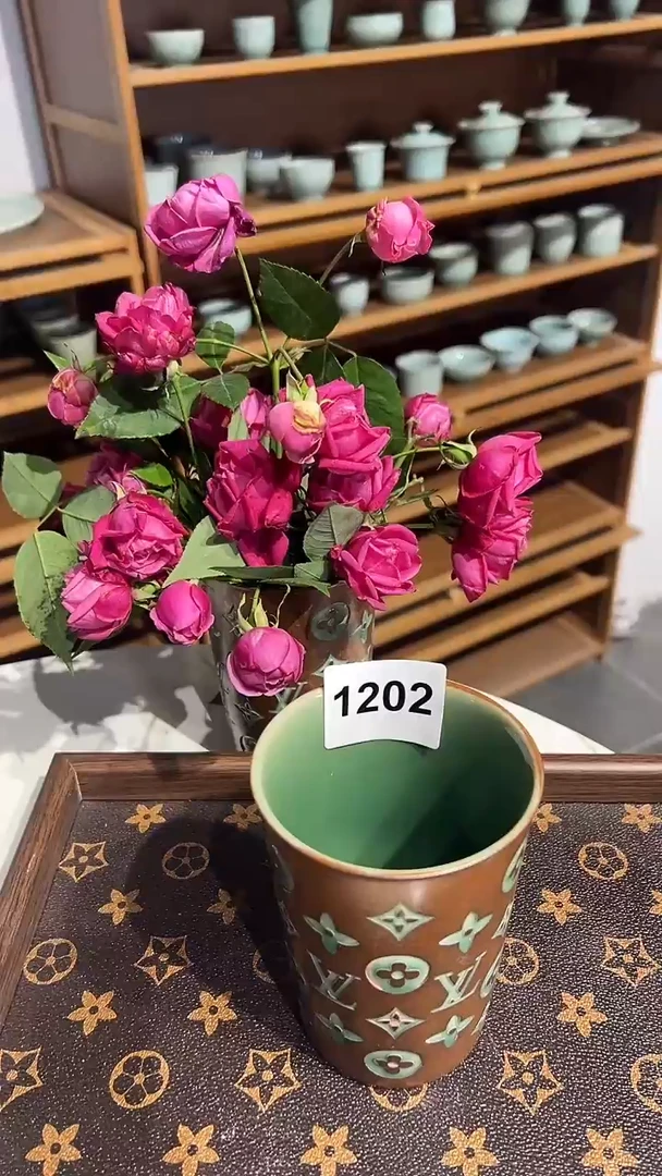 龙泉窑老花双釉奶茶杯缩釉微瑕1202