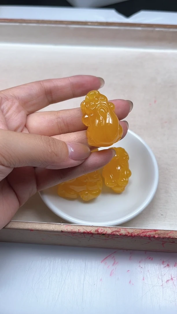 未镶嵌蜜蜡裸石M445蜜蜡貔貅（吊坠孔）1个9.9元