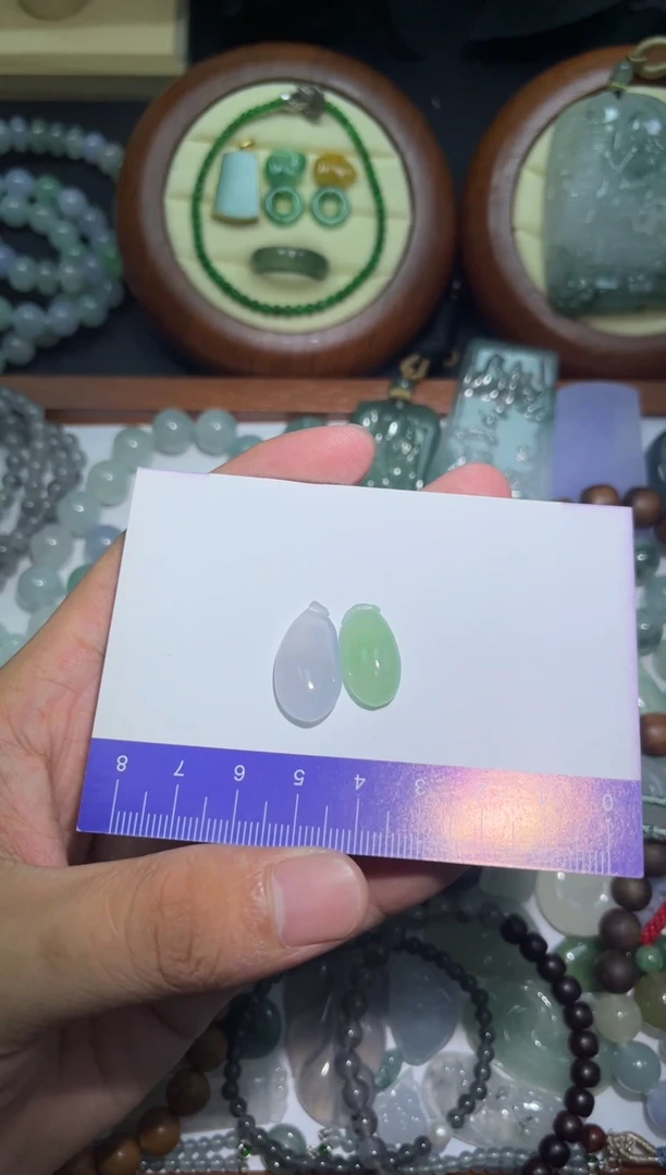 翡翠裸石翡翠福瓜2个