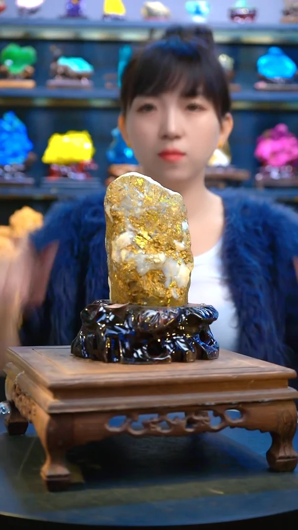 石材迷**兵颜色漂亮，造型奇特