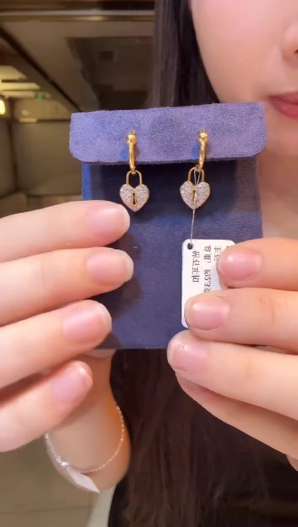 18K金镶嵌耳饰钻石240906162736