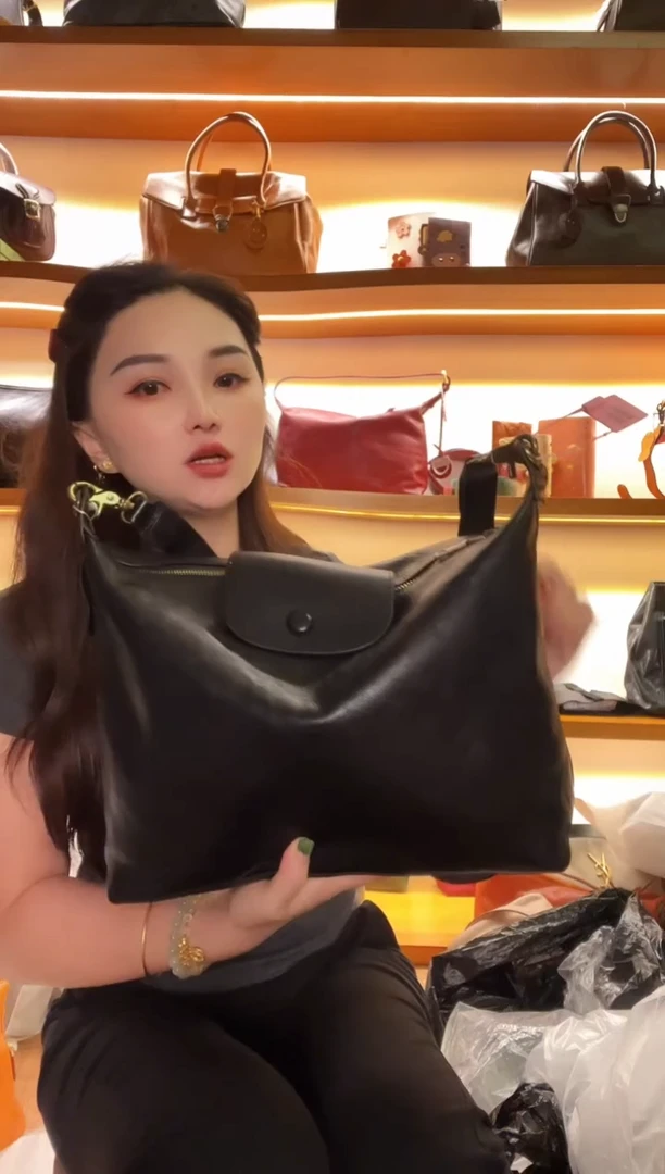 水牛皮（革）  高端订制时尚百搭女士手提斜跨包