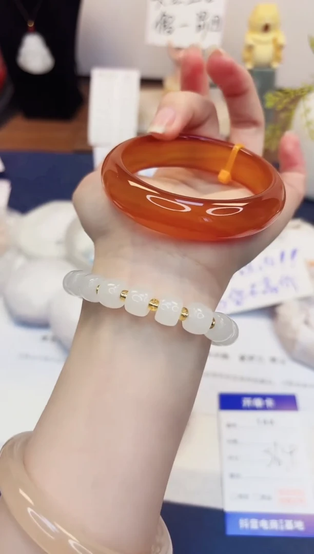 【闪购商品】石英质玉手镯未镶嵌144-玛瑙-圈口56