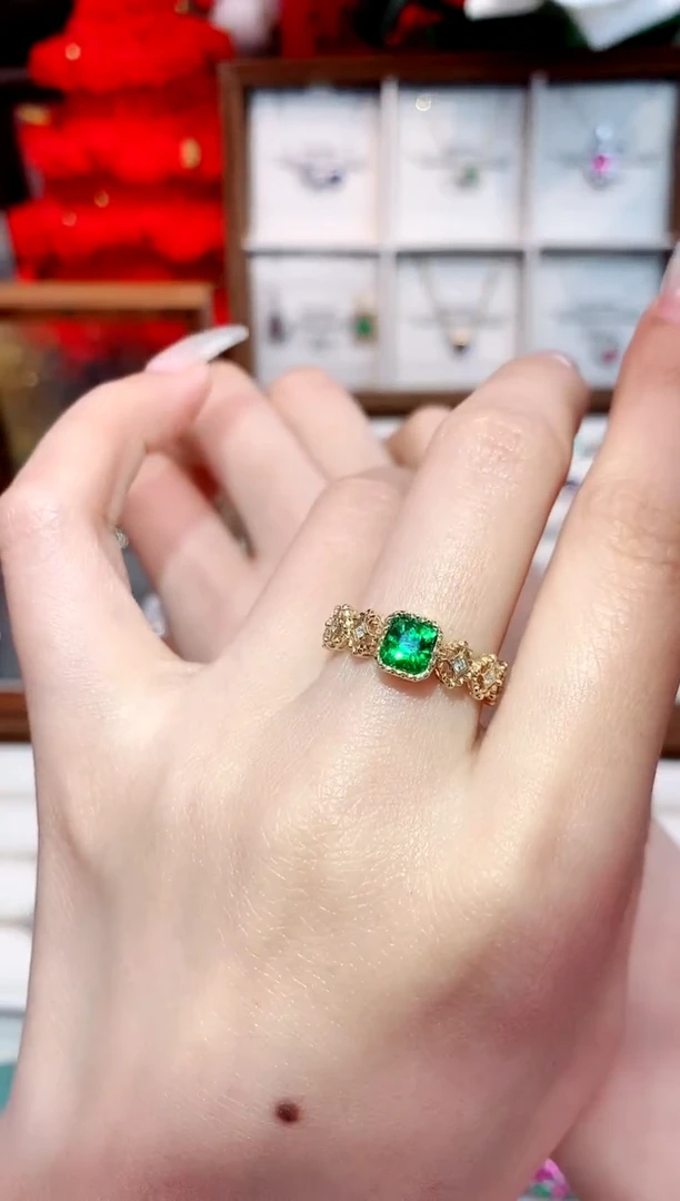 18K金镶嵌戒指石榴石（沙弗莱）0.99ct/天然宝石/七天无理由