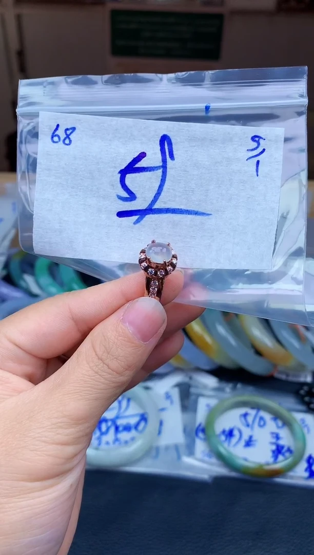 未镶嵌挂件翡翠68毛货需精细抛光挂件多样性拍一发一