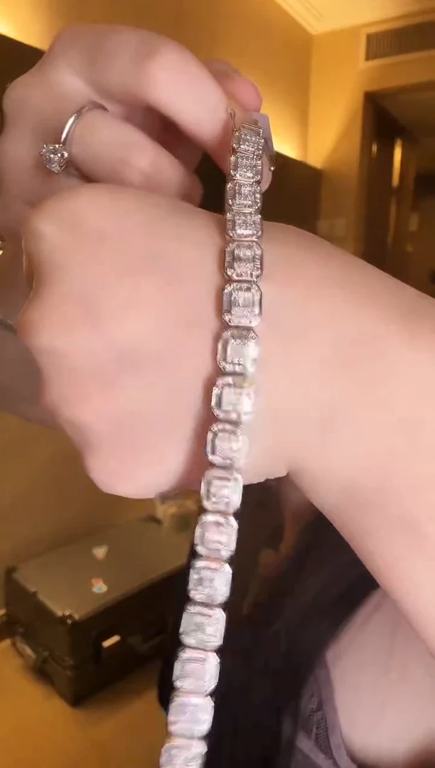 18K金镶嵌手链钻石冰糖手链