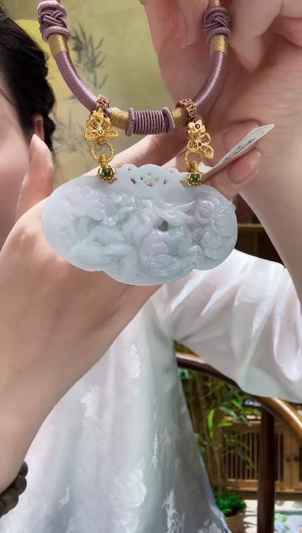 颈饰未镶嵌翡翠吊坠
