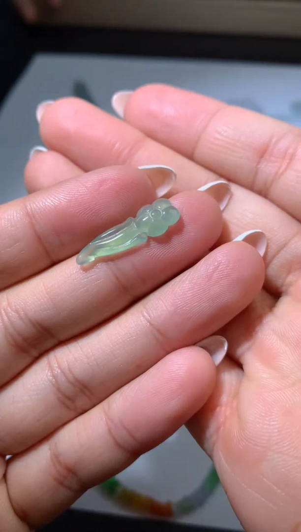未镶嵌定制翡翠毛货