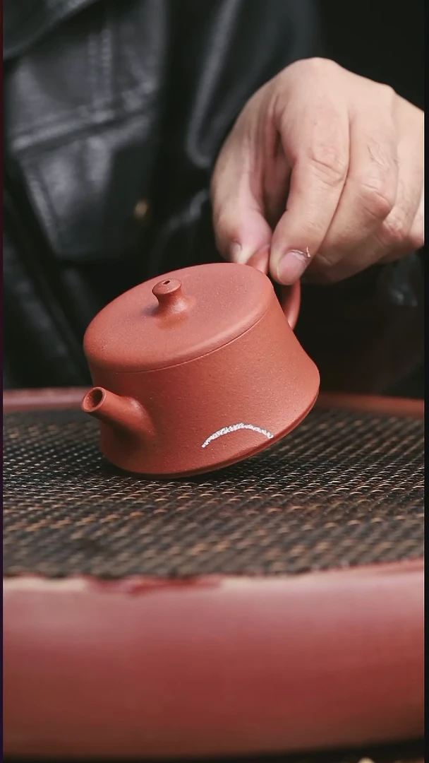 茶壶紫砂20号大红泥云柱140CC微微暇