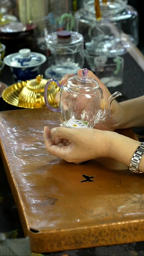 景德镇手绘瓷器放漏场