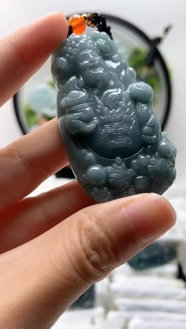 翡翠未镶嵌颈饰财神【品质一般能接受再拍】