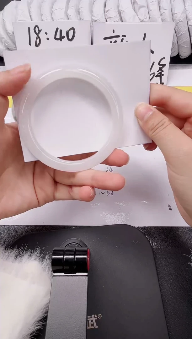 【闪购商品】石英质玉手镯未镶嵌79