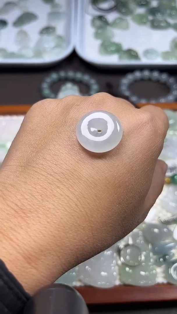 颈饰未镶嵌翡翠彩**堡平安扣