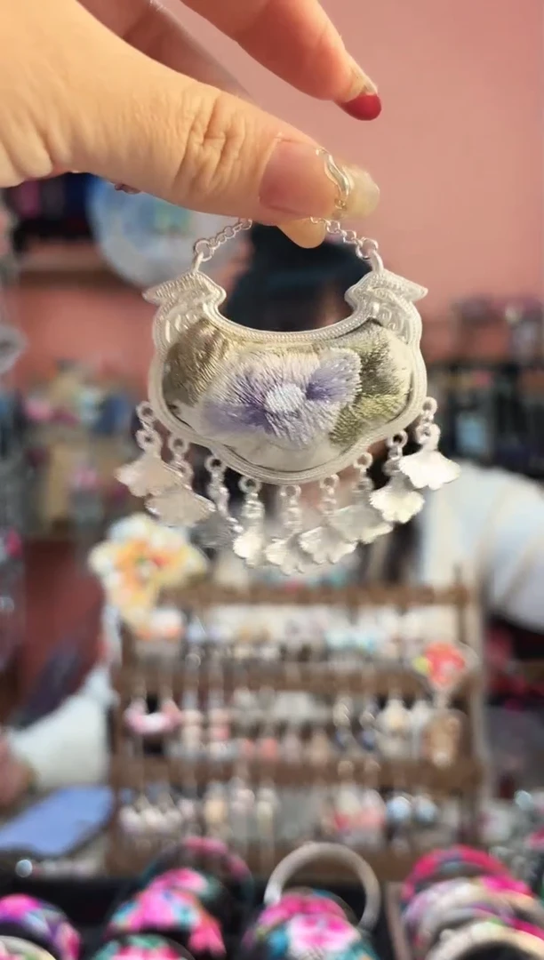 织绣艺枝独绣手工饰品106