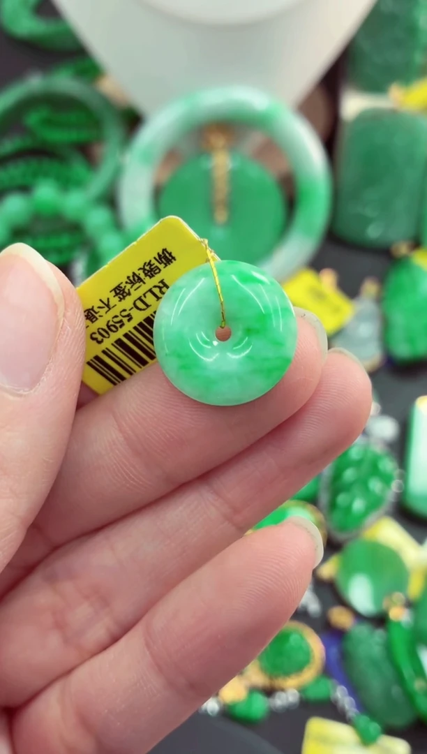 吊坠(不含链)未镶嵌翡翠天然缅甸翡翠A货