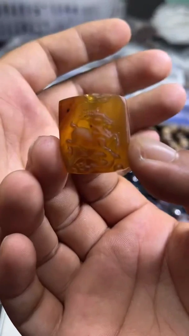 裸石琥珀未镶嵌57