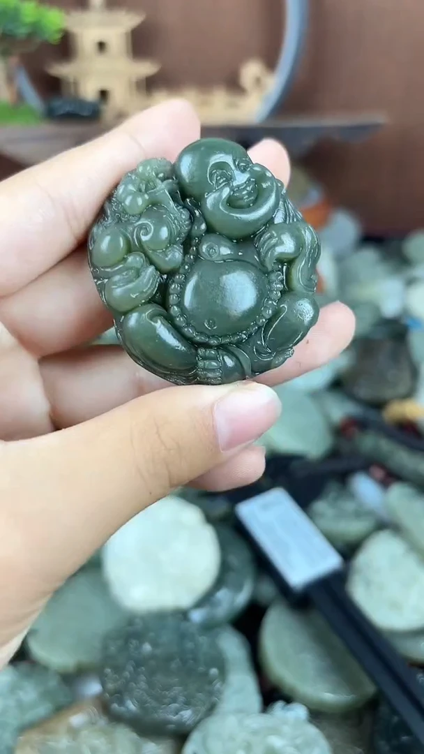 和田玉未镶嵌颈饰1