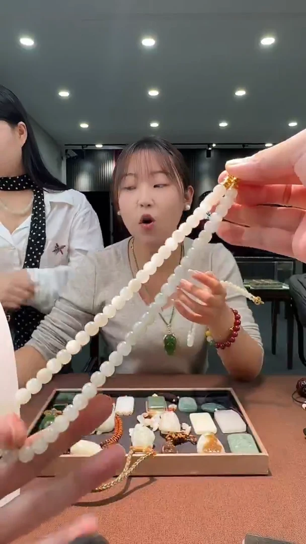 颈饰未镶嵌和田玉工厂清货，不退不换，多样性拍一发一