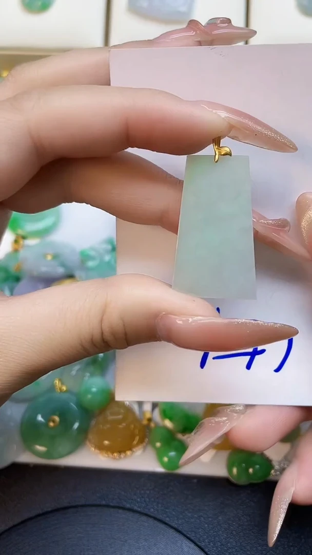 【闪购商品】翡翠颈饰18K金镶嵌00000000