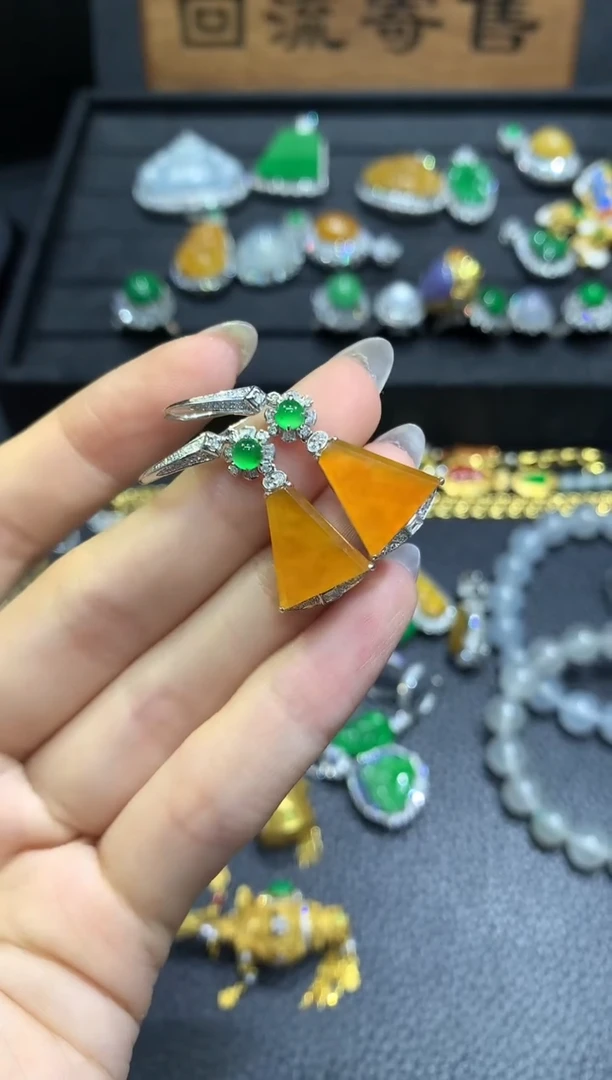 18K金镶嵌翡翠耳饰59团购