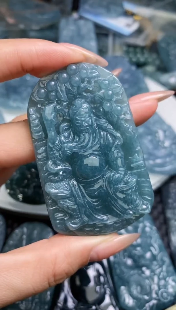 【闪购商品】翡翠颈饰未镶嵌           