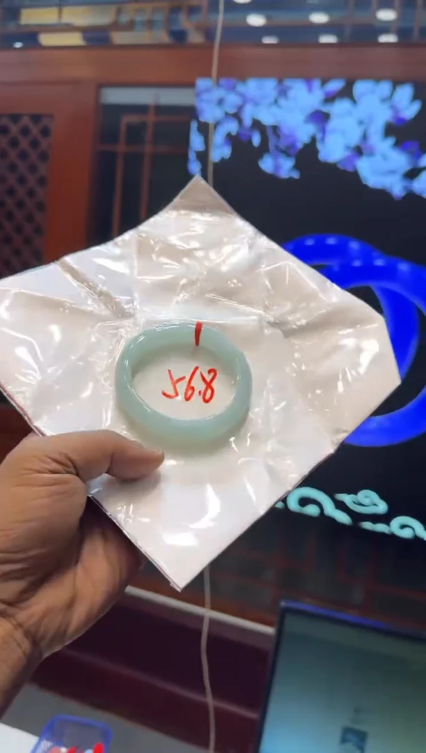 未镶嵌手镯翡翠手镯