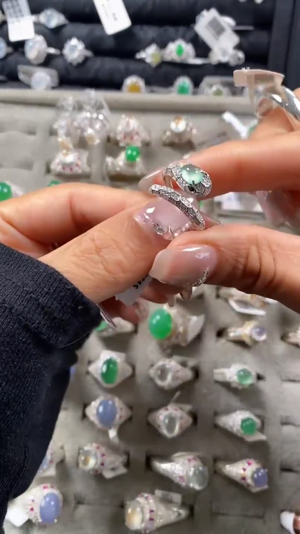 【闪购商品】翡翠戒指银S925镶嵌9010