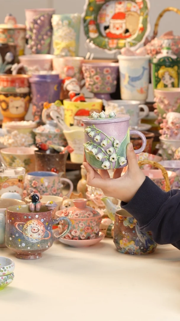 摆件陶景德镇釉下彩手绘设计师款陶瓷