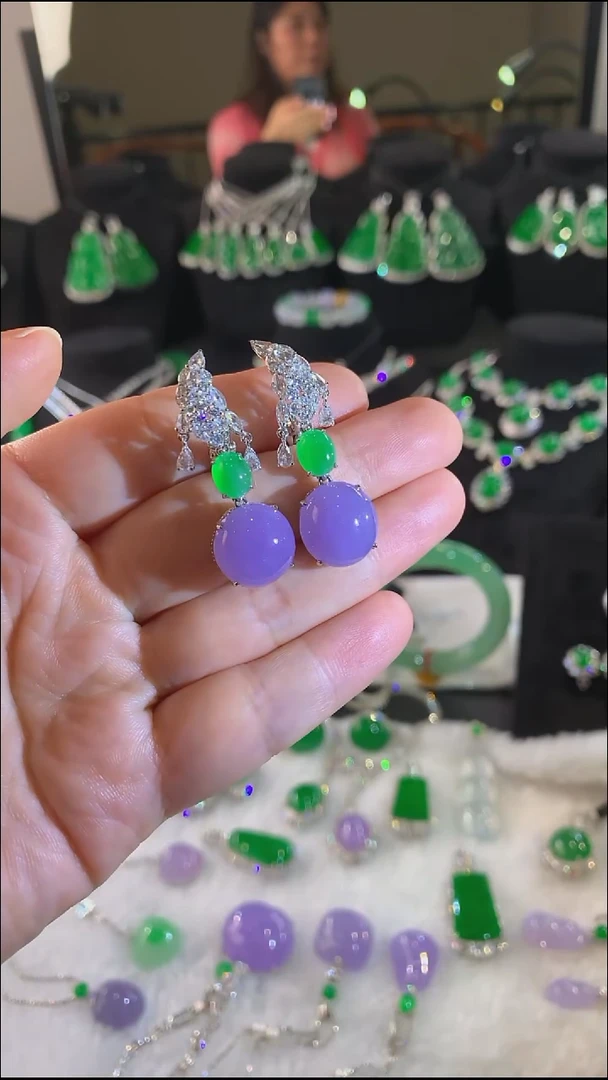 18K金镶嵌翡翠耳饰耳饰