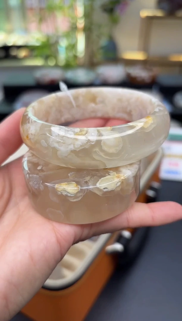 【闪购商品】石英质玉手镯未镶嵌C301(62圈赠送镯心)