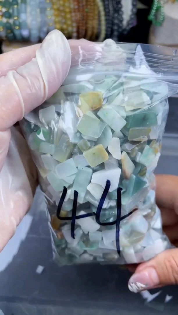 【闪购商品】翡翠颈饰未镶嵌天然翡翠边角迷你号500克44