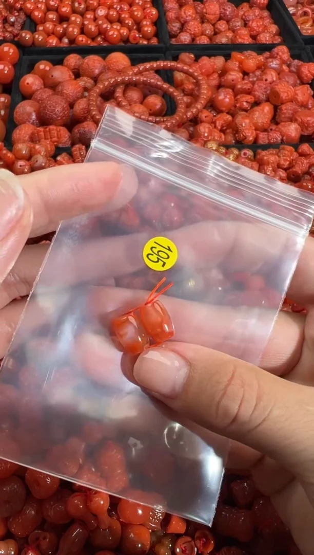 南红玛瑙未镶嵌颈饰1
