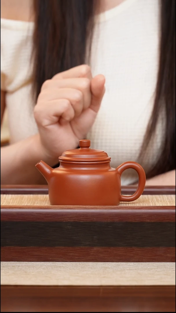 紫砂壶朱泥德钟 130cc