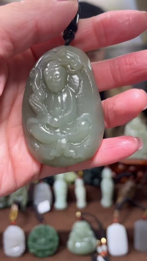 颈饰未镶嵌和田玉·