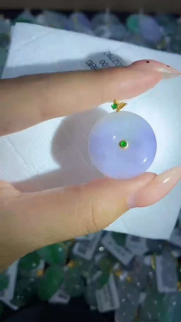 颈饰18K金镶嵌翡翠1111111111