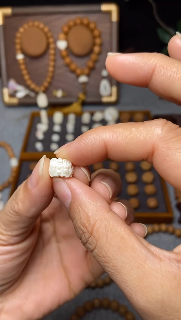 吊坠猴头核桃_*鹤猛犸醒狮墩子11+