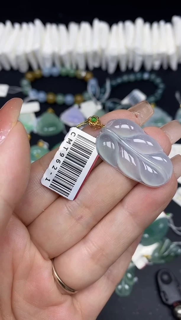 吊坠(不含链)18K金镶嵌翡翠叶子18K金扣镶嵌@@962-1