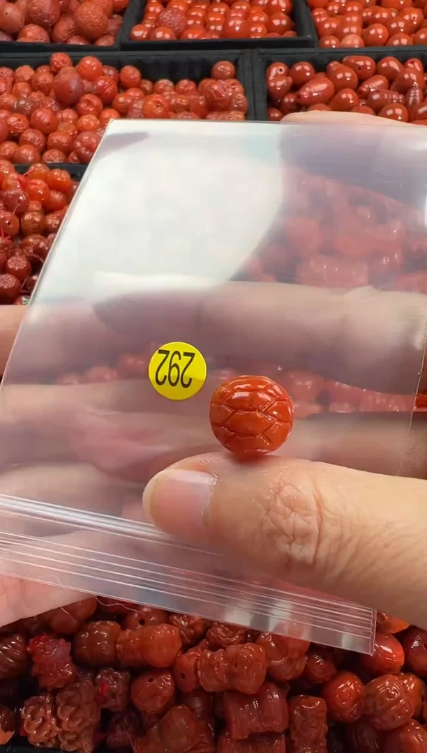 颈饰未镶嵌南红玛瑙1