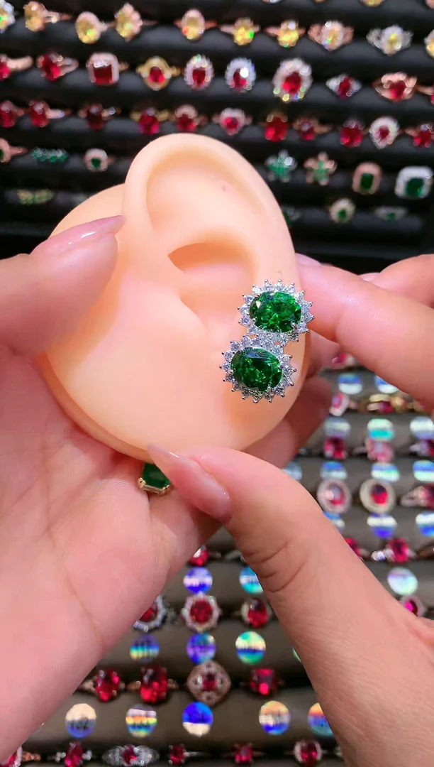 【闪购商品】透辉石耳饰银S925镶嵌810