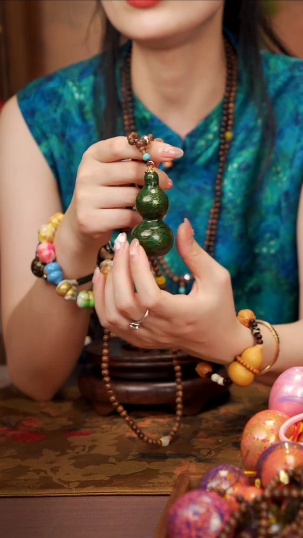 129易林大漆脖挂小葫芦---158