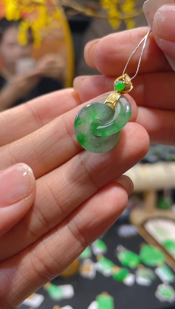 【闪购商品】翡翠颈饰18K金镶嵌假一赔三
