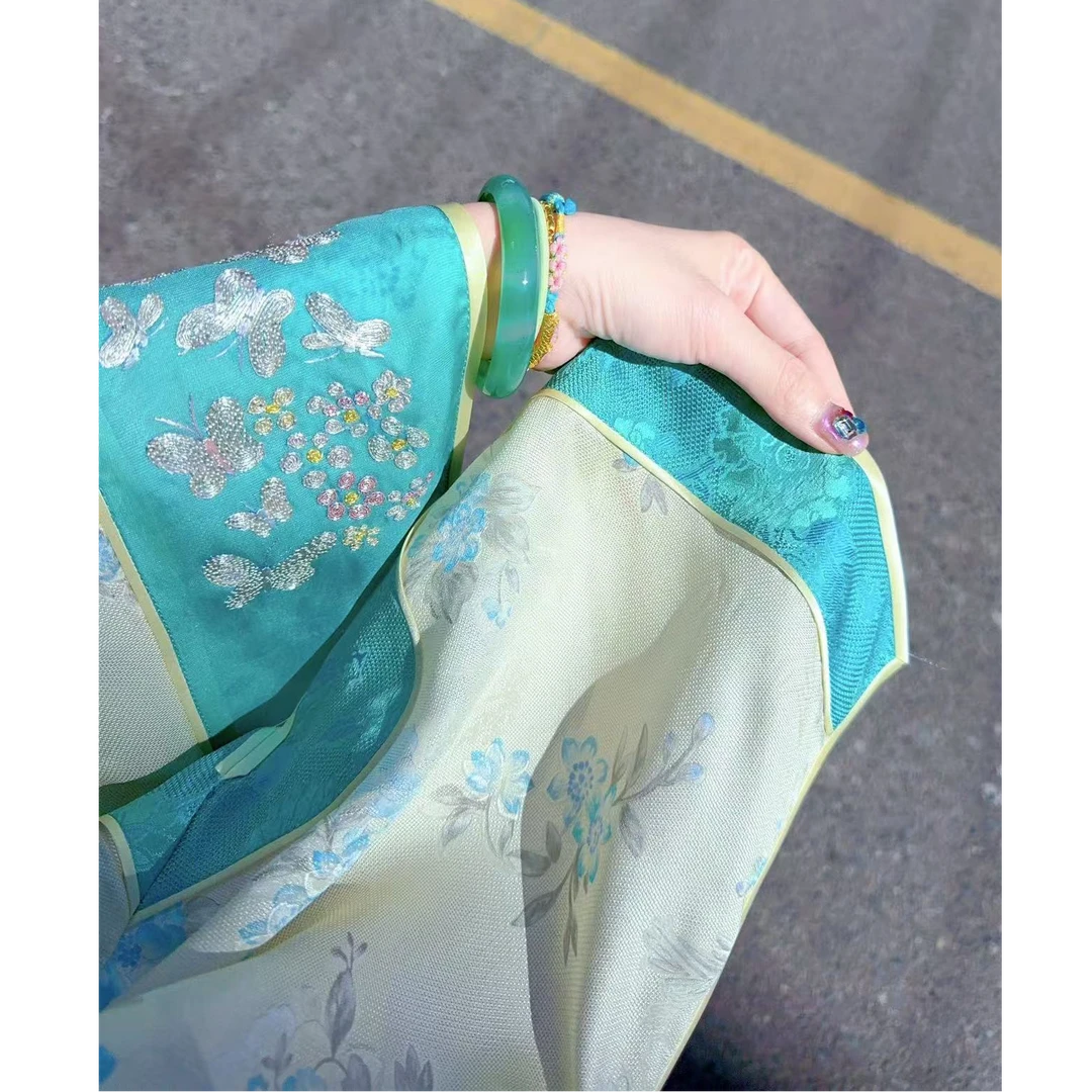 4560盘银花萝外套