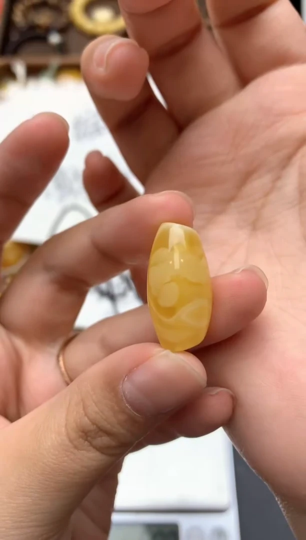【闪购商品】琥珀珠宝奇石未镶嵌109琥珀蜜蜡花粉有纹小坑介意勿拍